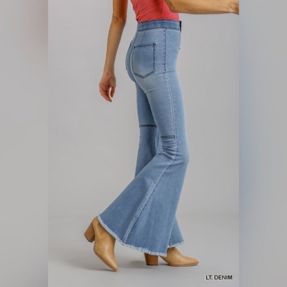 Umgee | High Rise Fringe Hem Bell Bottom Stretch Denim Jeans Light Wash New 5 - Picture 7 of 14